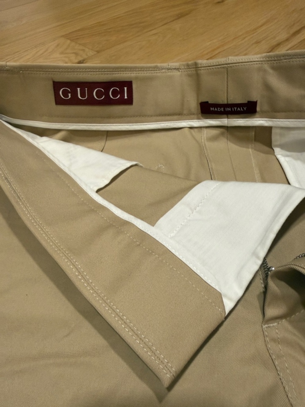 Men’s Gucci Shorts with Signature Waistband - Picture 6 of 7